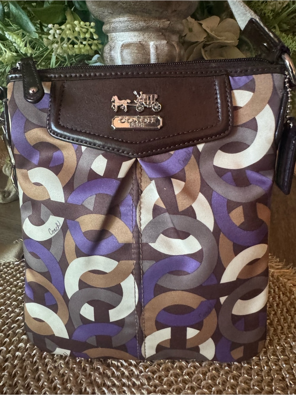 LIKE NEW - Coach Signature Crossbody Bag Calling all Purple Lovers - Picture 2 of 8